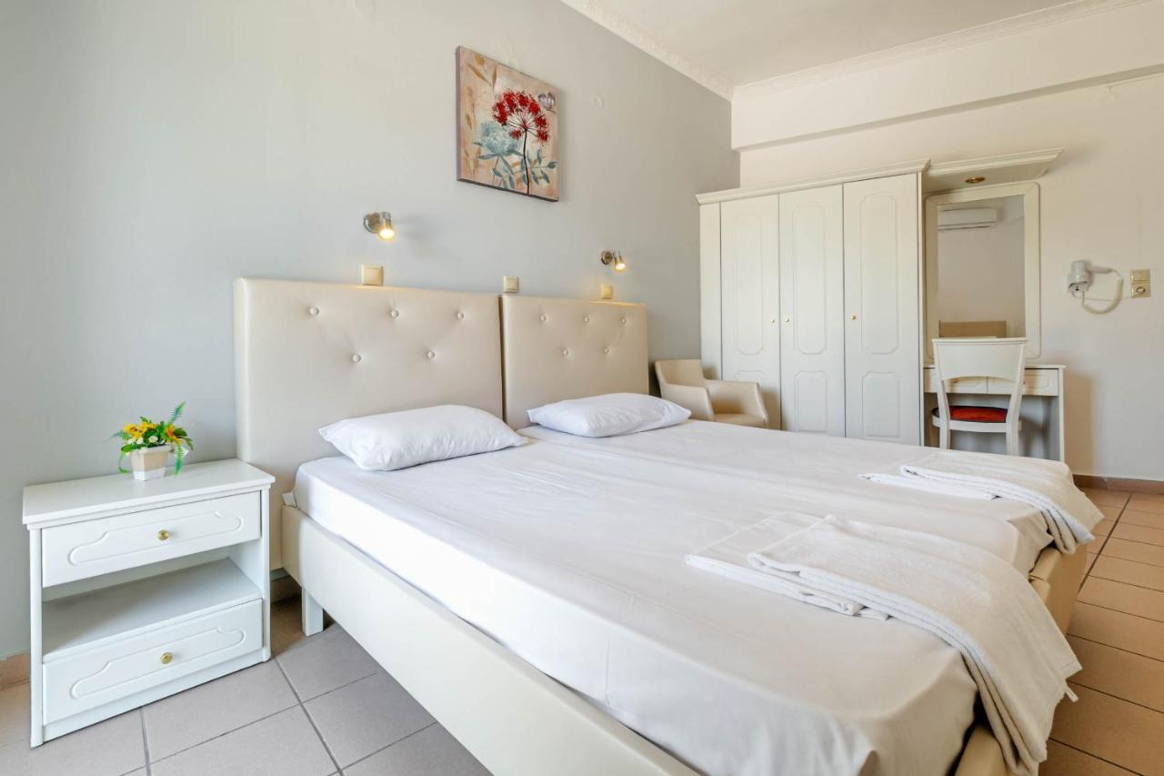 Porto Marina Aparthotel Gouvia Esterno foto