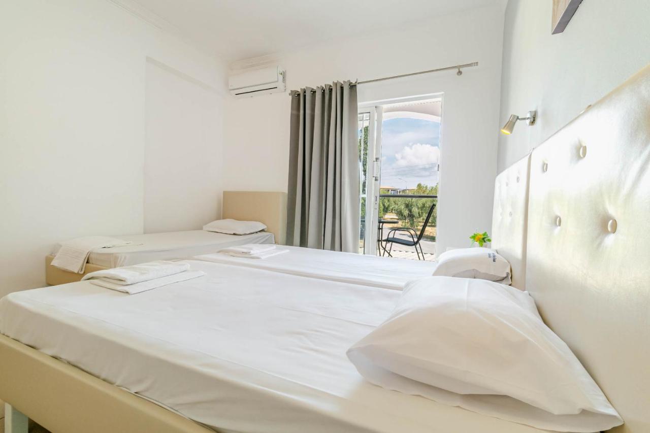 Porto Marina Aparthotel Gouvia Esterno foto