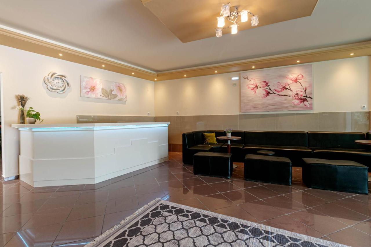 Porto Marina Aparthotel Gouvia Esterno foto